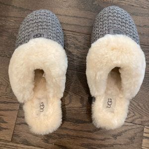 UGG cozy slippers size 10